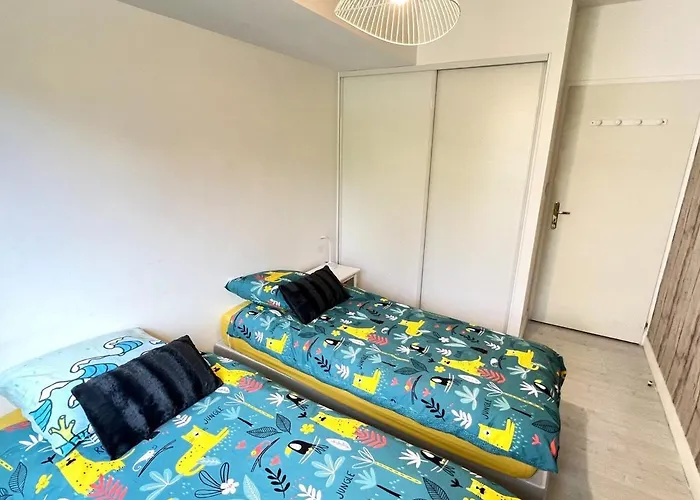 Beau T3 Avec Vue Parc Et Dent Du Chat, Pour 3/4 Pers, Avec Terrasse Et Wifi - Fr-1-555-88 *