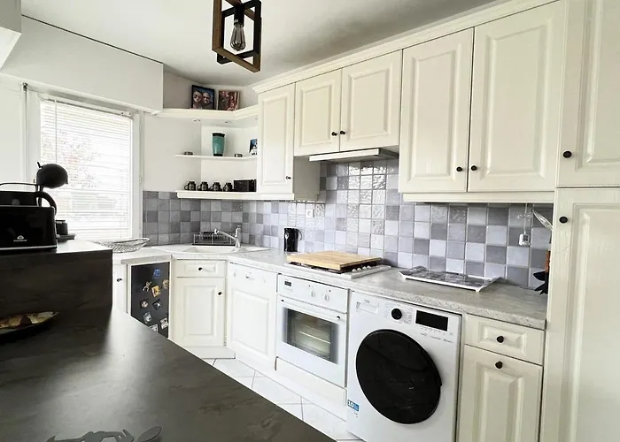 Beau T3 Avec Vue Parc Et Dent Du Chat, Pour 3/4 Pers, Avec Terrasse Et Wifi - Fr-1-555-88 *